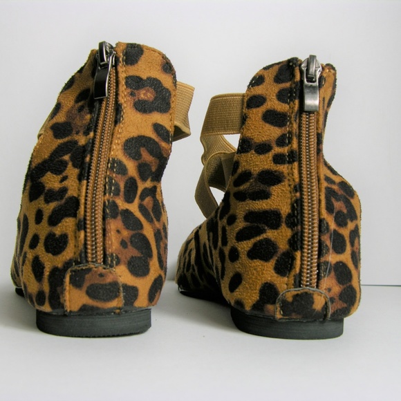 LAST ONE! Leo Leopard Ballet Flat w/ Ankle Strap - Picture 6 of 7